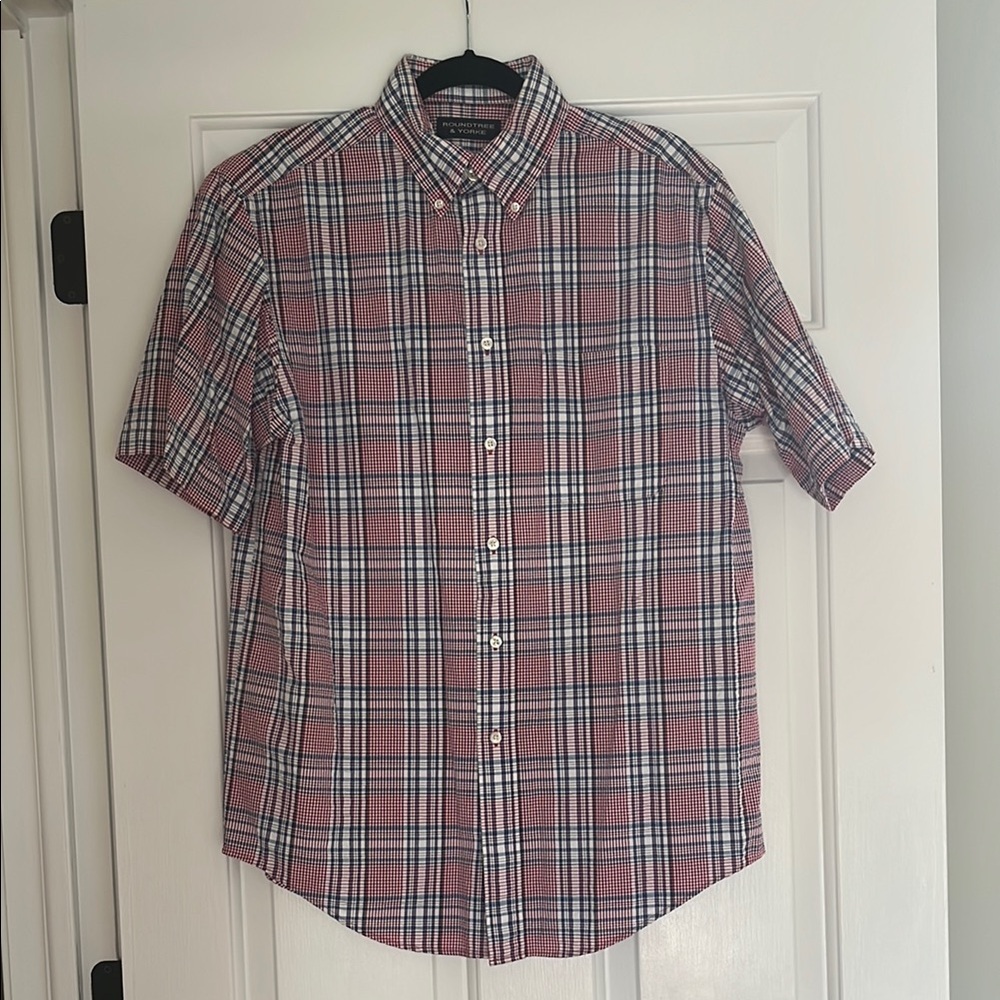 Red Casual Button Down Shirt with Plaid Pattern and Short Sleeves